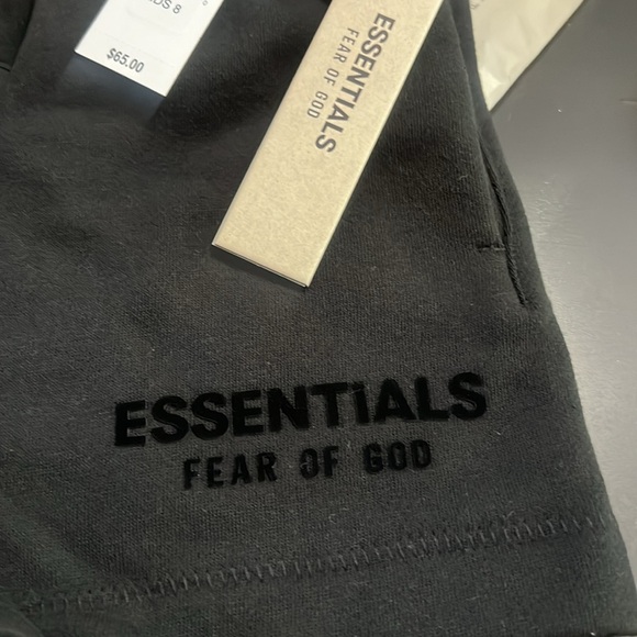 Kids black essentials shorts - Picture 4 of 6